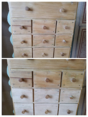 Fűszerszekrény felújítása waxolás előtt és után, összehasonlító kép a kezelt és kezeletlen fa felületekről