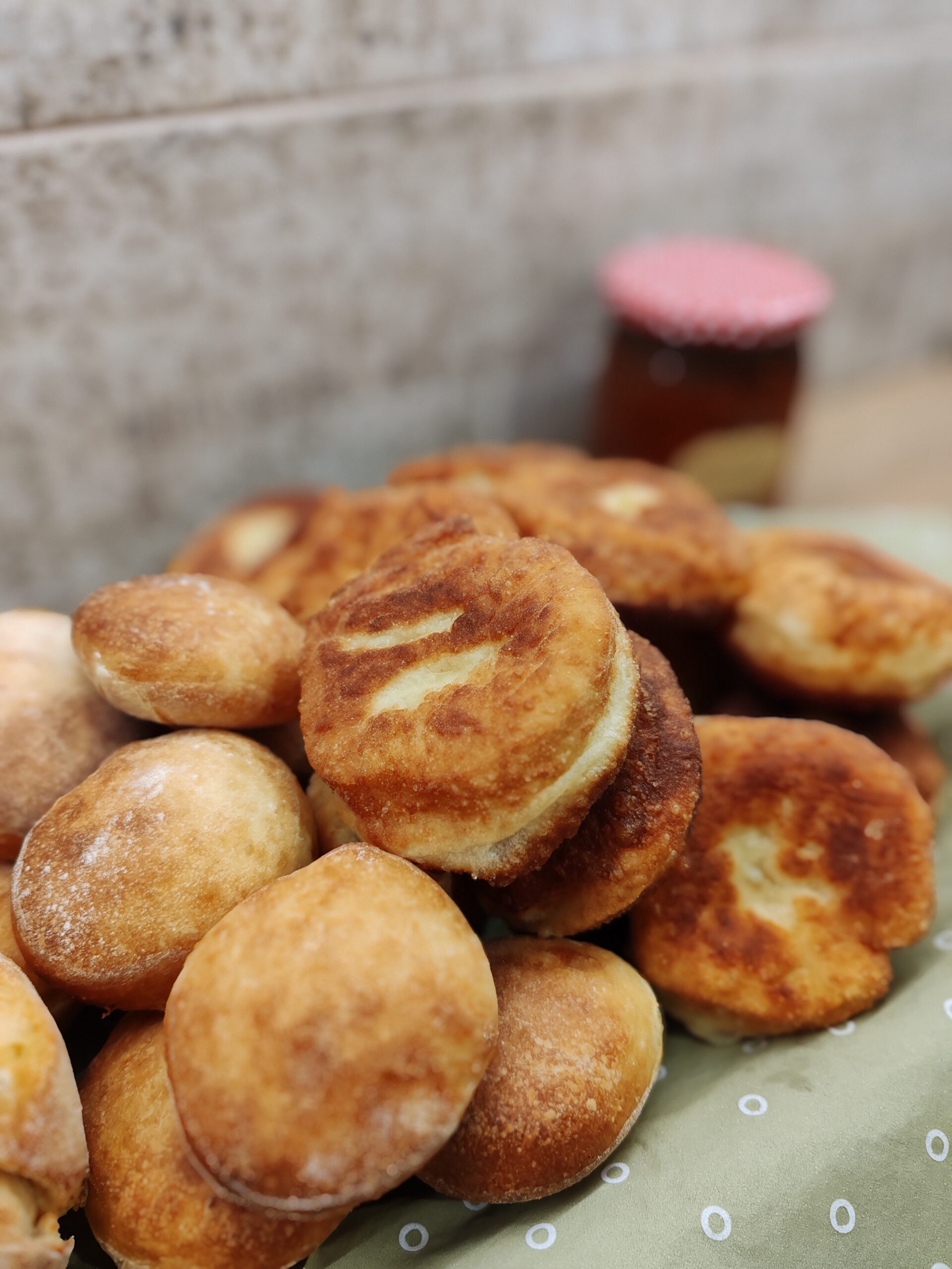 Kisült farsangi fánkok