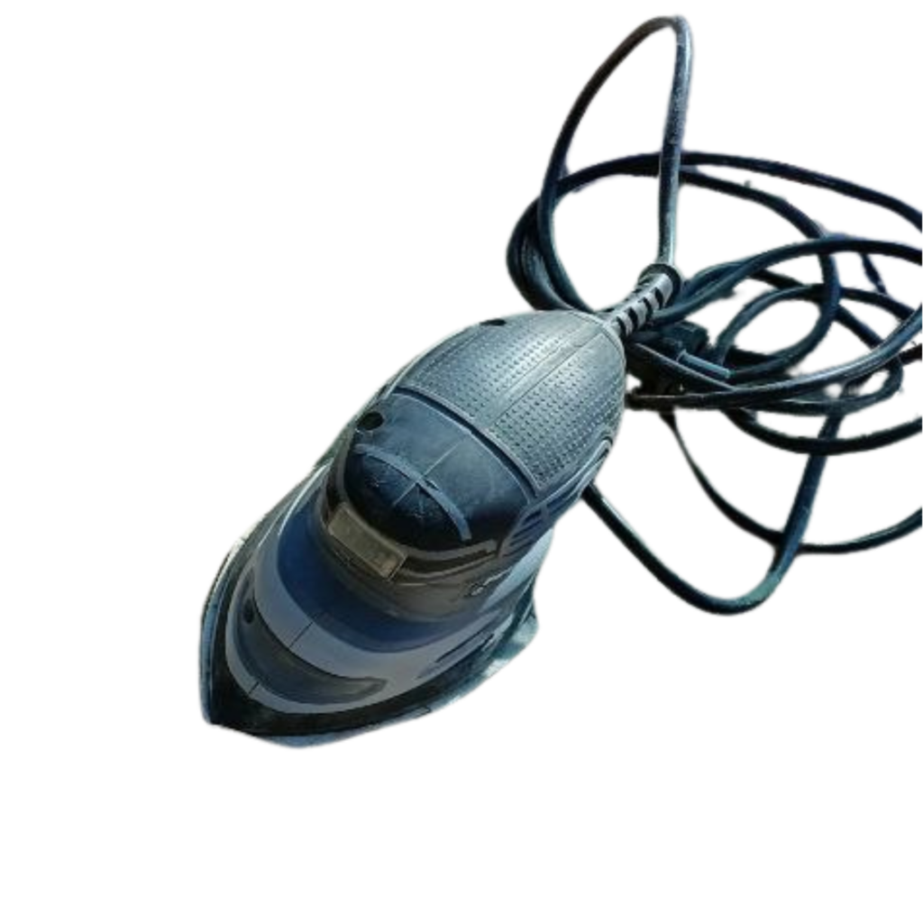 Vasaló alakú delta csiszológép sarkok és nehezen elérhető helyek csiszolására